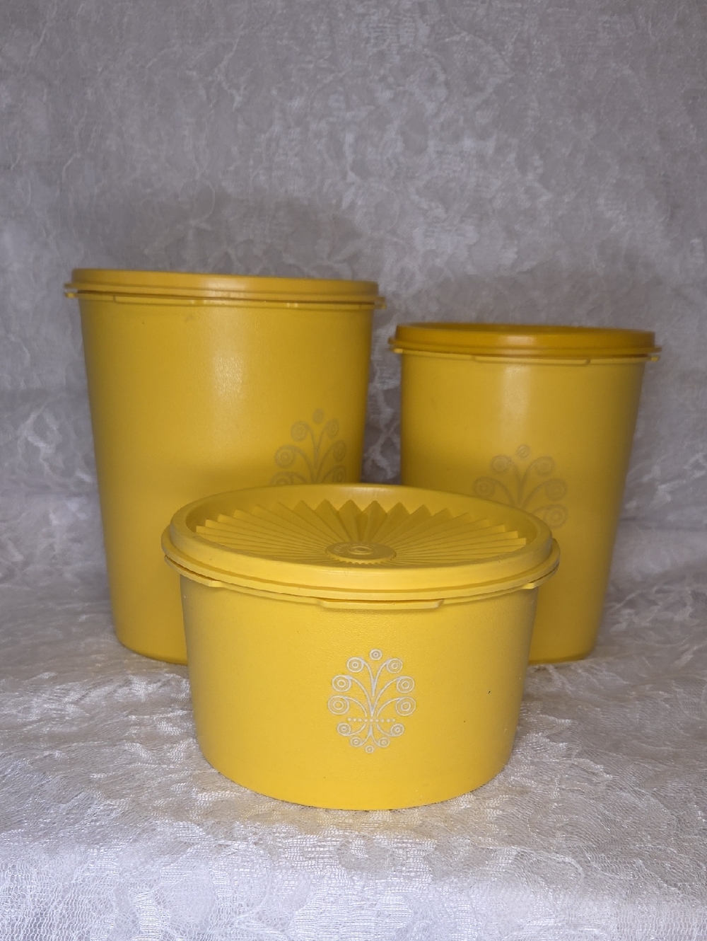 Tupperware: 3 Container Set with Lids